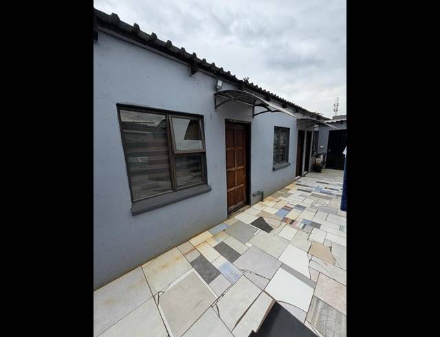 5 BEDROOM HOUSE FOR SALE IN KWA THEMA